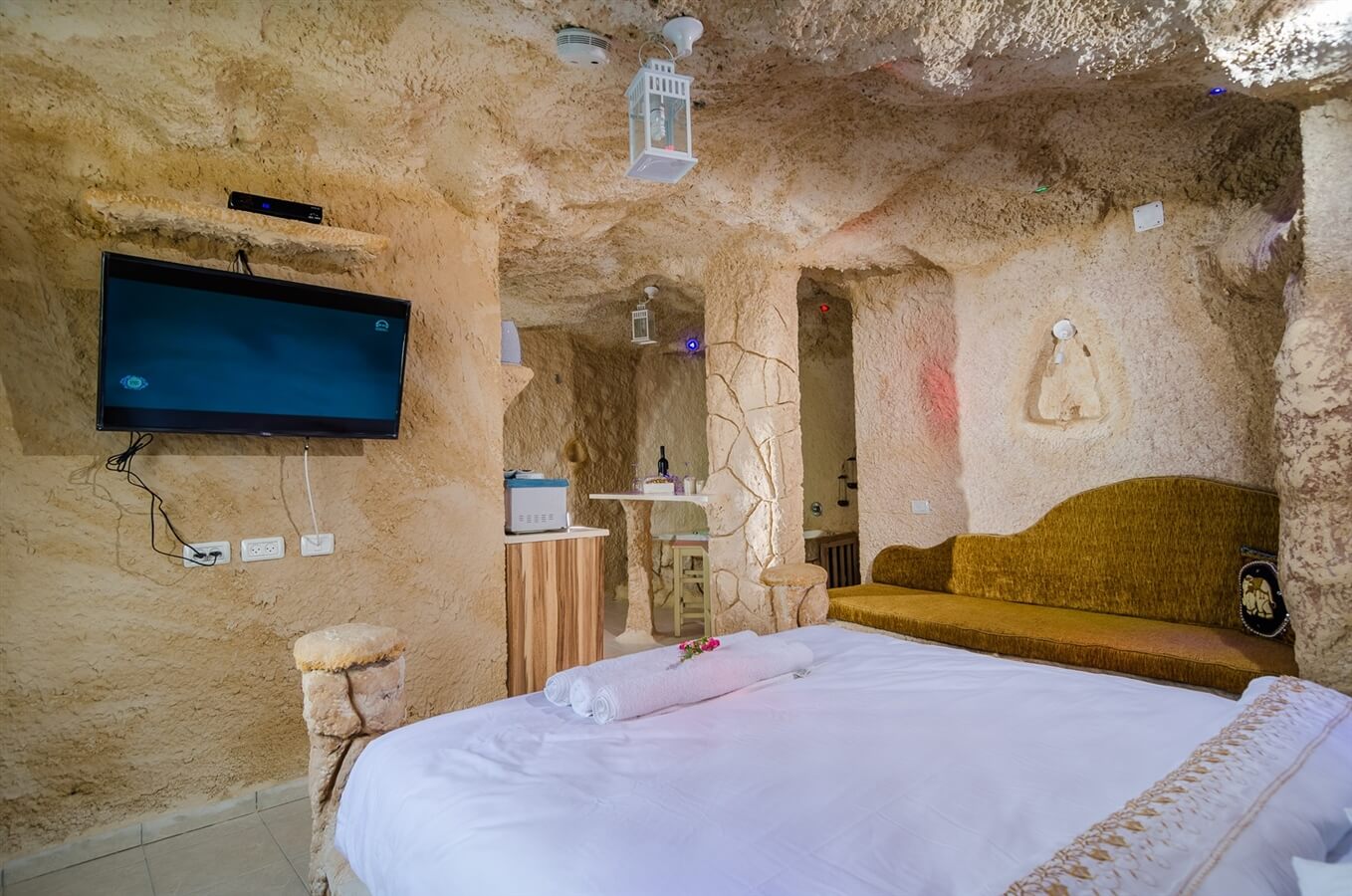 תמונה של מערת זאוס על המים - 10