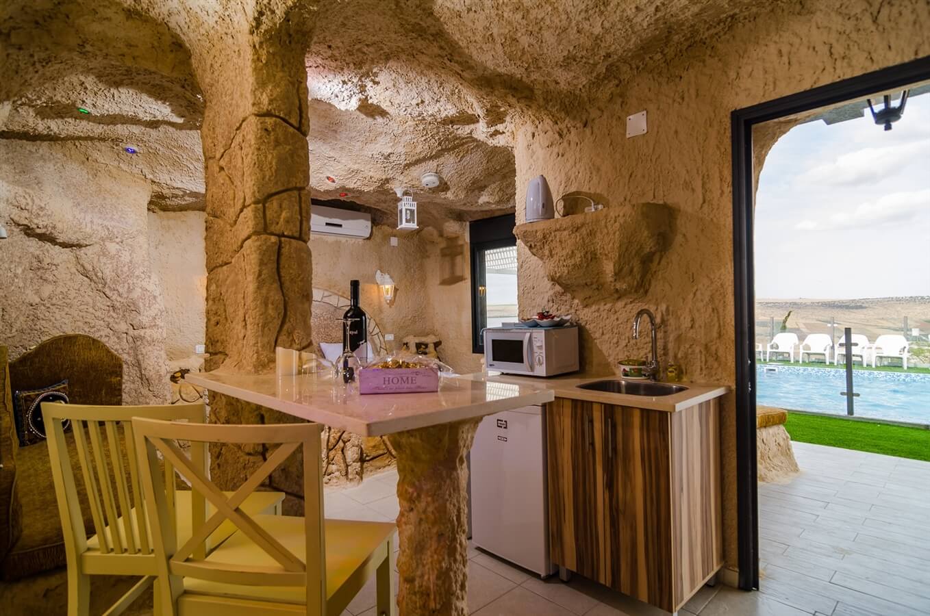 תמונה של מערת זאוס על המים - 11