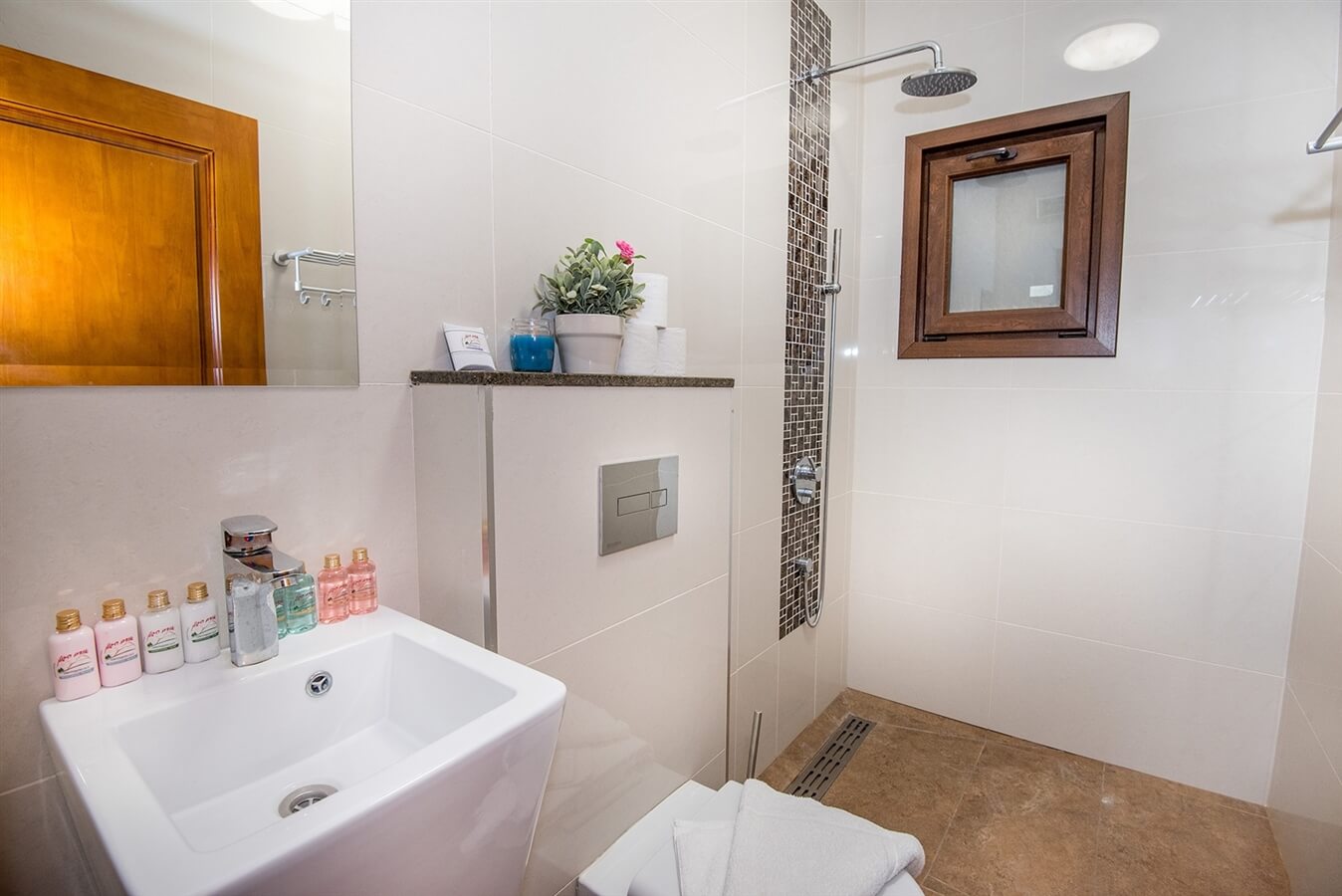 תמונה של סוויטה 3 - 10