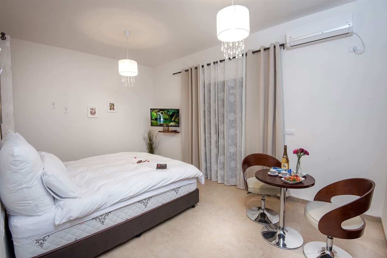 תמונה של סוויטה 3 - 8