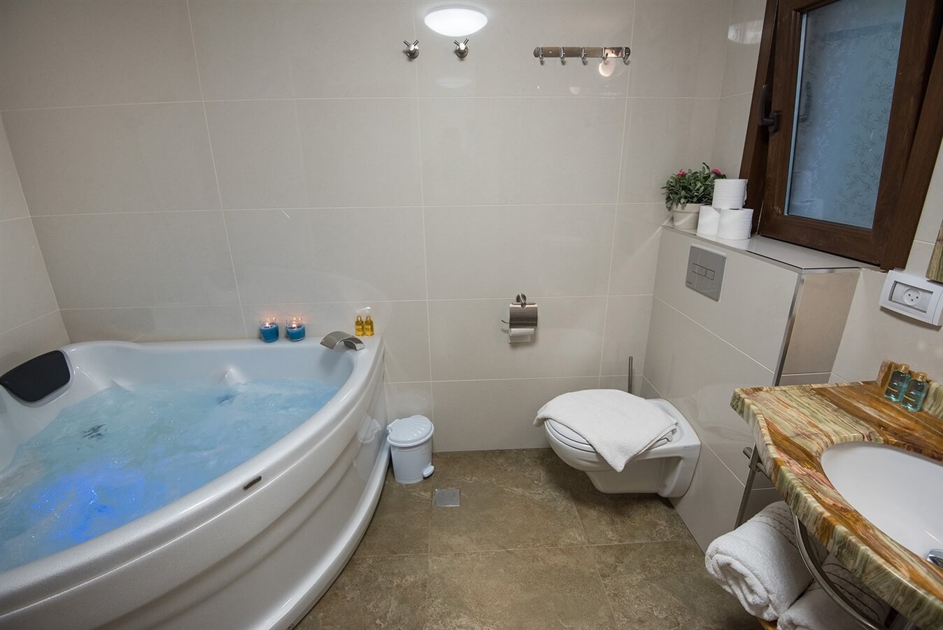 תמונה של סוויטות 1+2 - 7