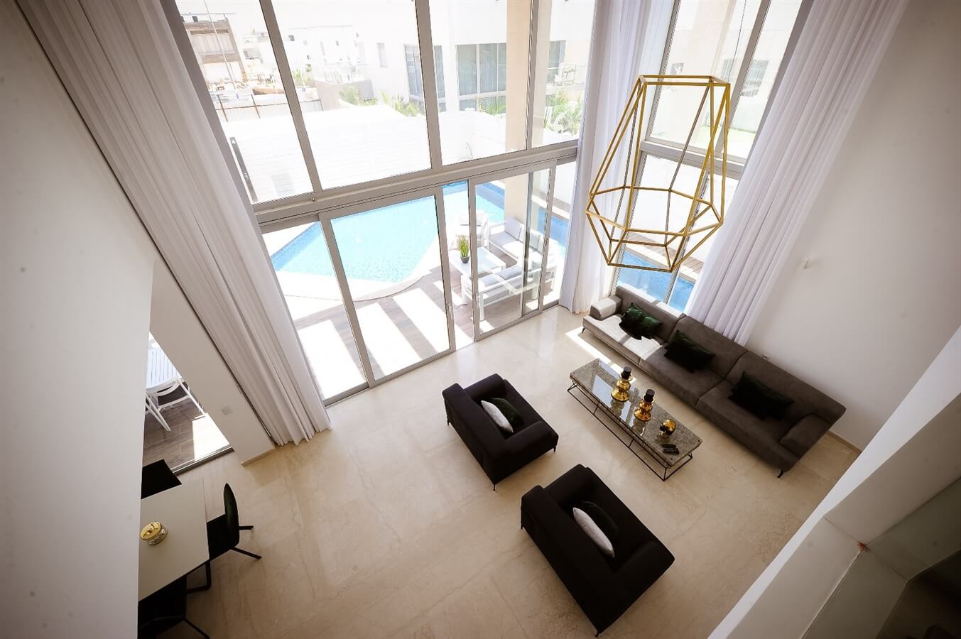 תמונה של פנים הוילה - 7