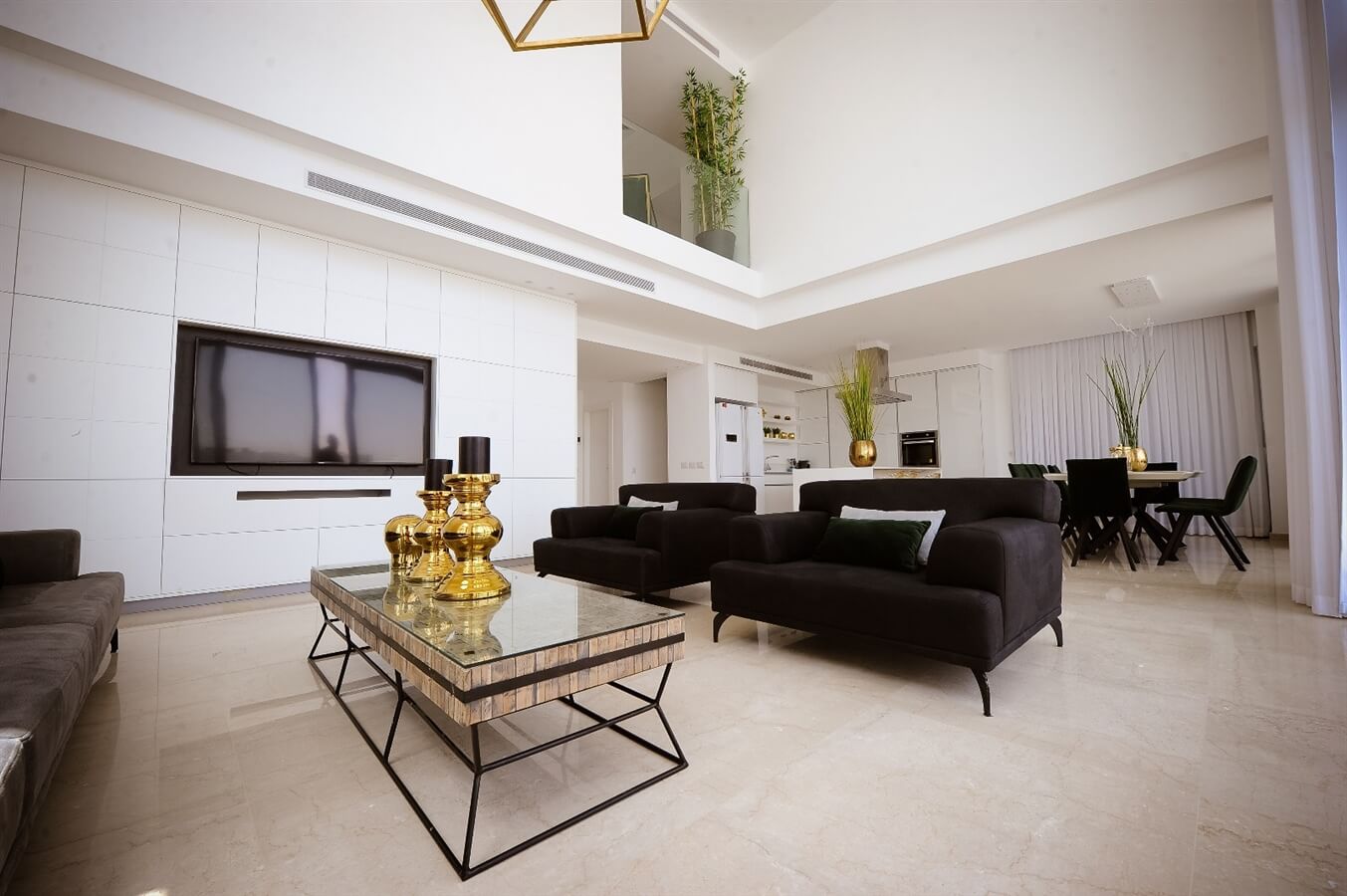 תמונה של פנים הוילה - 2