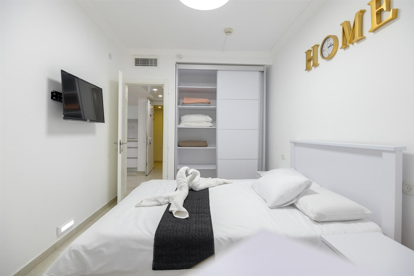 תמונה של לבנה 220 - 6