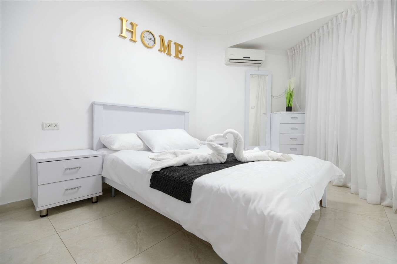 תמונה של לבנה 220 - 7