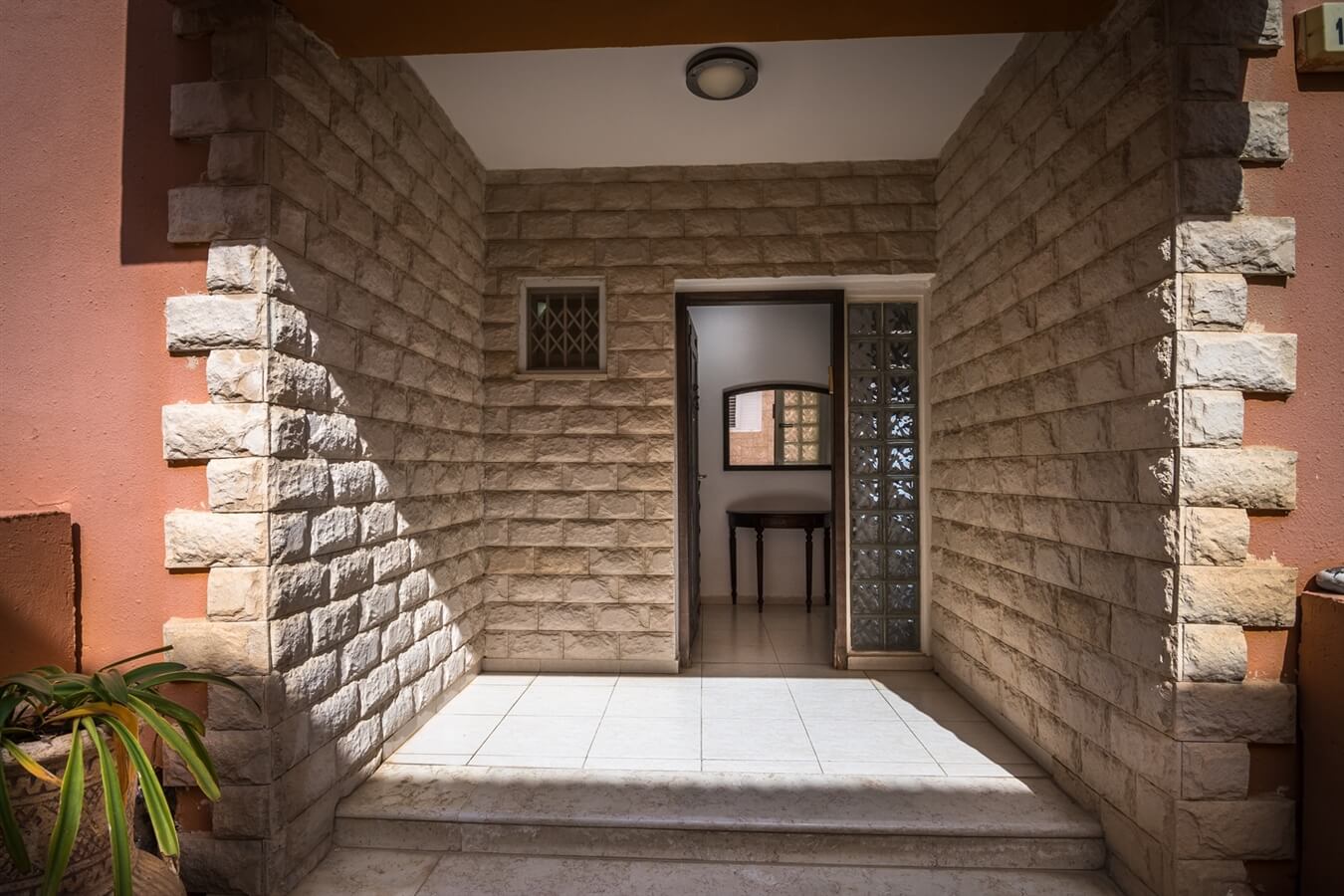 תמונה של פנים הוילה - 10