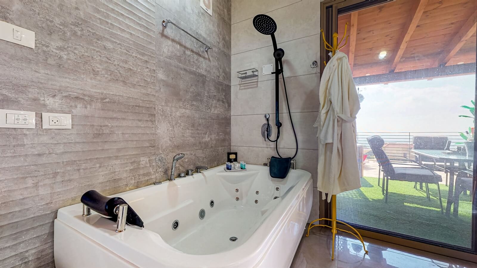 תמונה של הסוויטה - 10