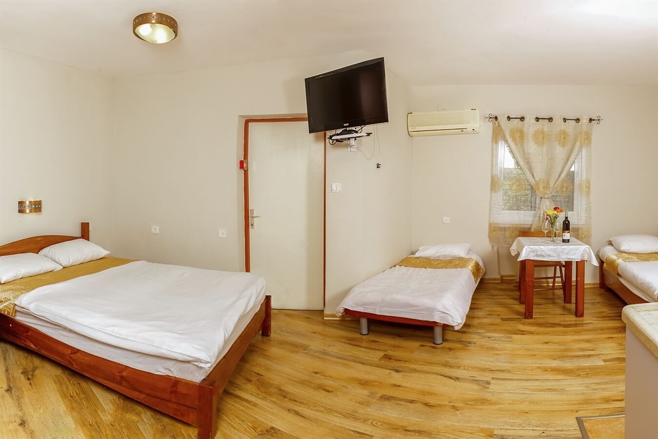 תמונה של חדרים משפחתיים - 2