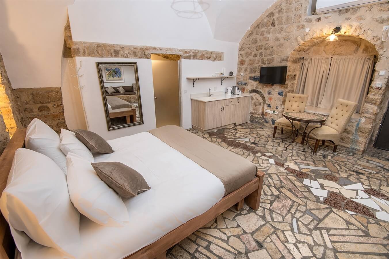 תמונה של חדר אודם - 1 תמונה של חדר אודם - 1