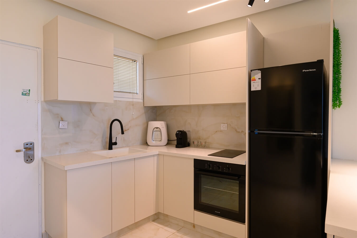 תמונה של B212 - 2