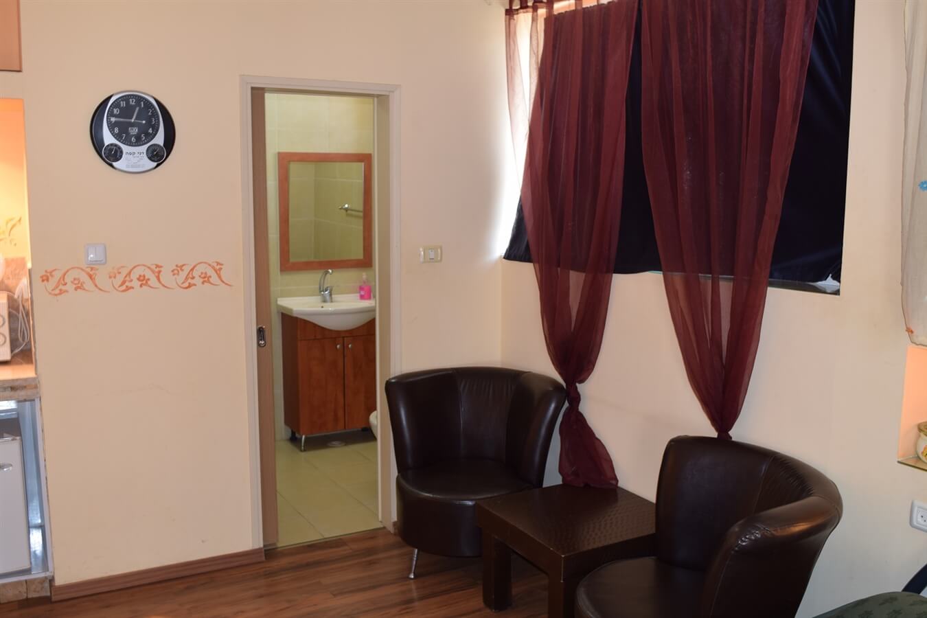תמונה של חדרי האירוח - 2