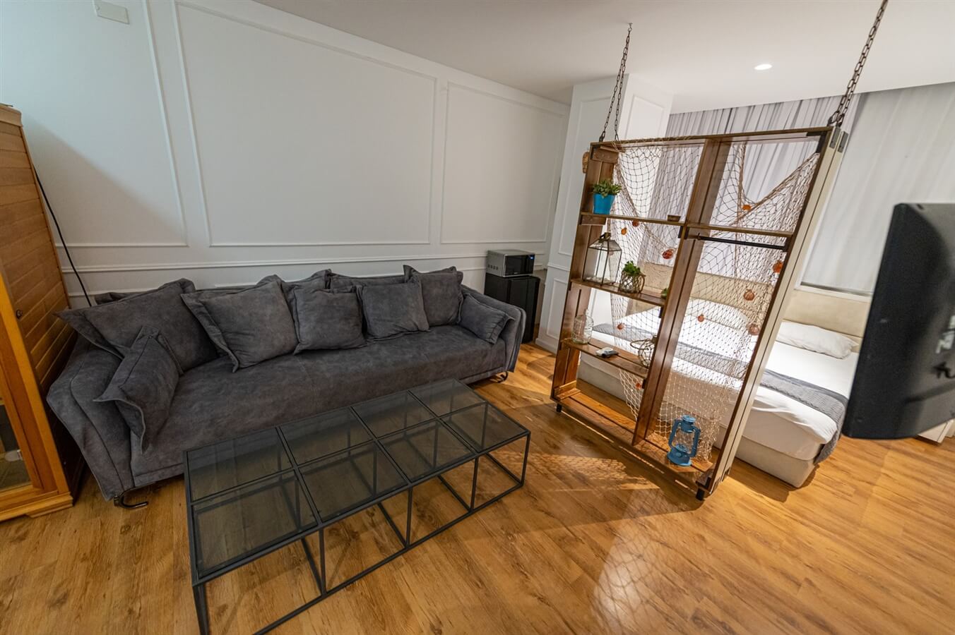 תמונה של סוויטות W - 8