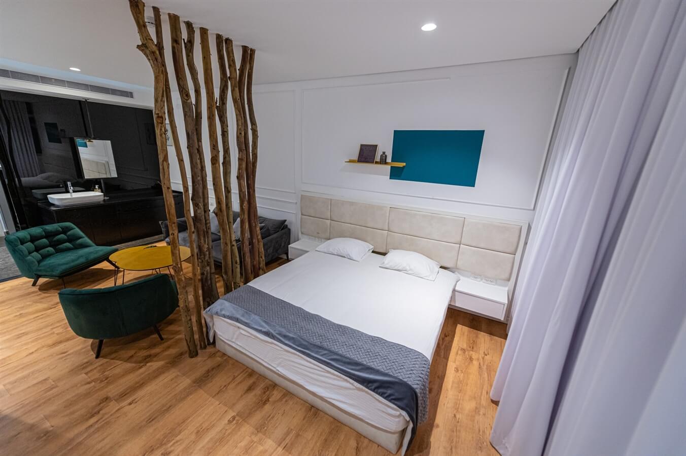 תמונה של סוויטה E - 8