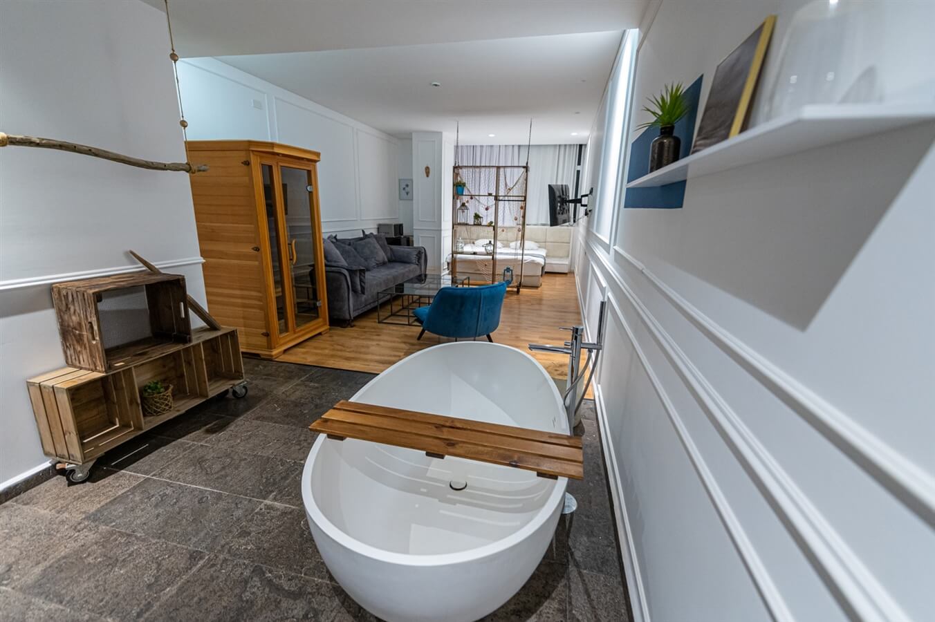 תמונה של סוויטות W - 7