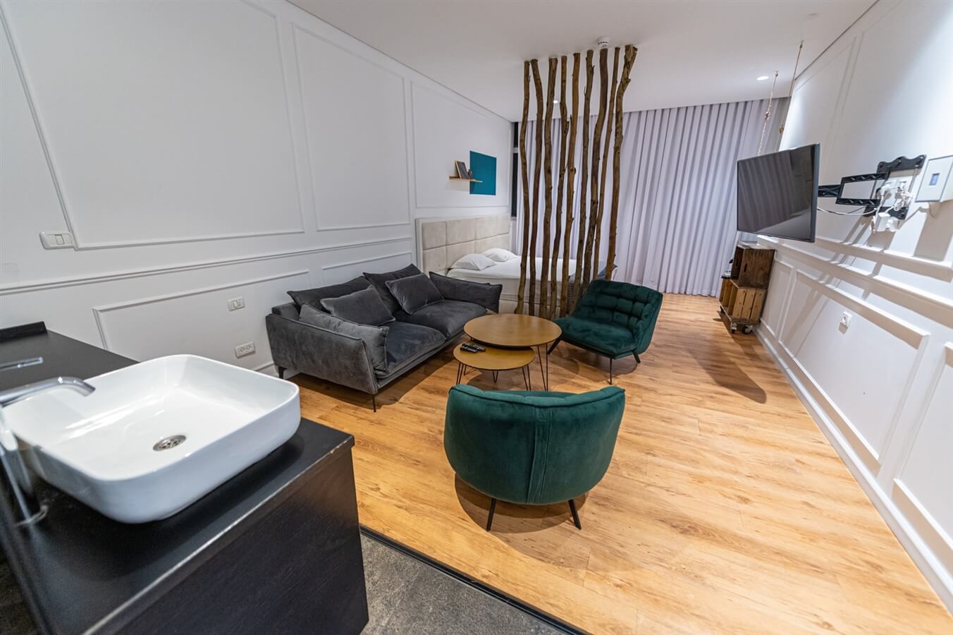 תמונה של סוויטה E - 7