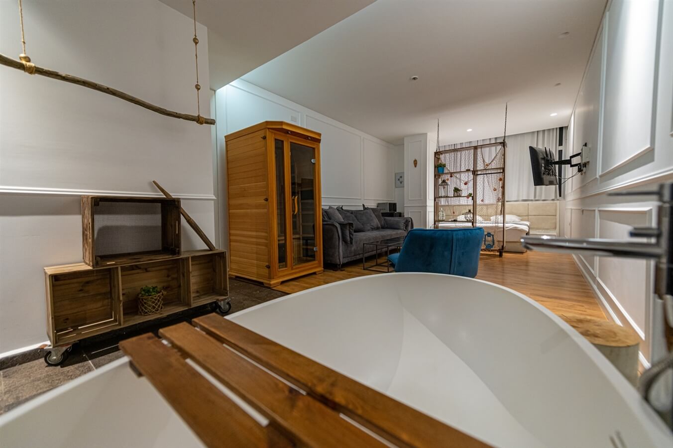 תמונה של סוויטות W - 4