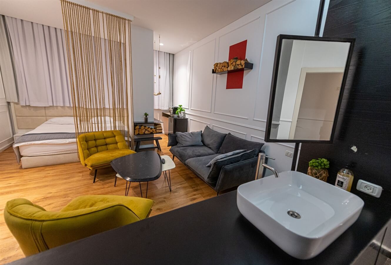 תמונה של סוויטה F - 2