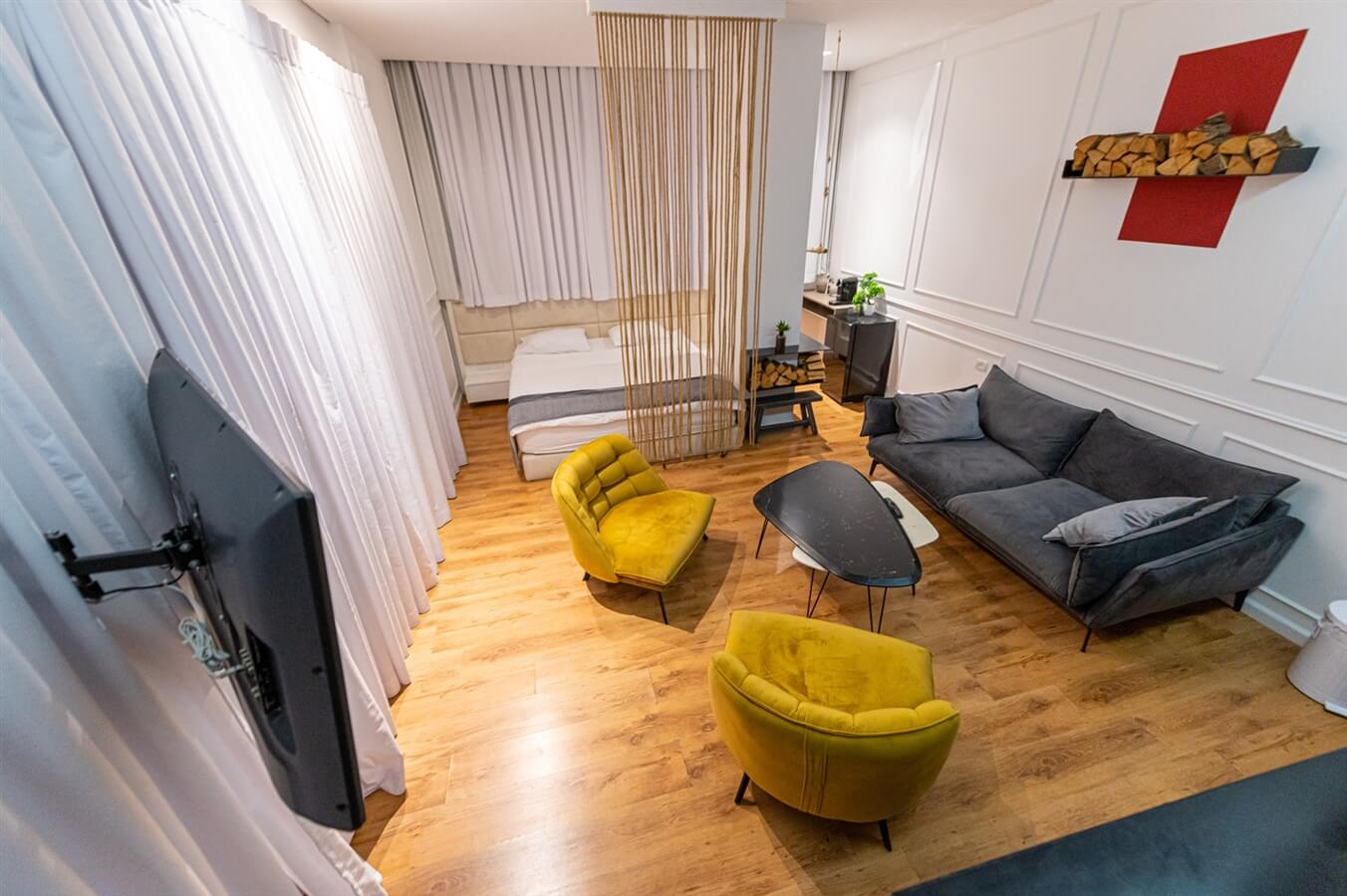 תמונה של סוויטה F - 10