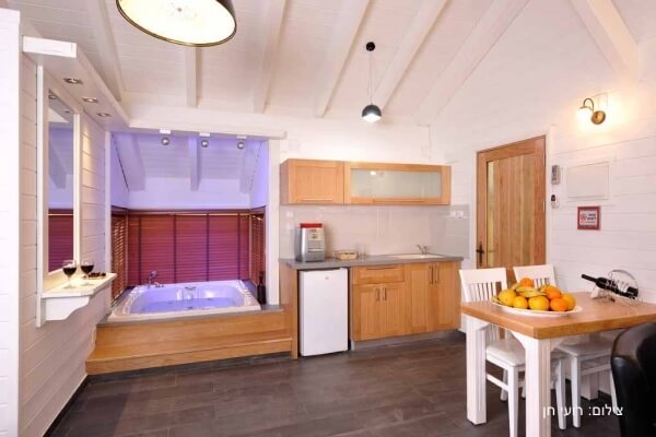 תמונה של בקתות סביון ושושן - 5