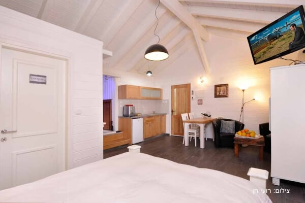 תמונה של בקתות סביון ושושן - 3