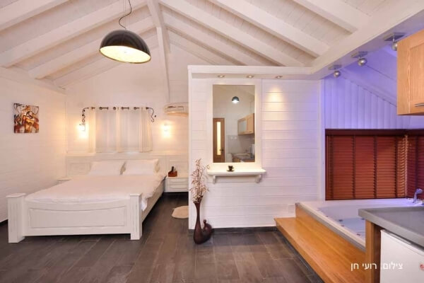 תמונה של בקתות סביון ושושן - 7