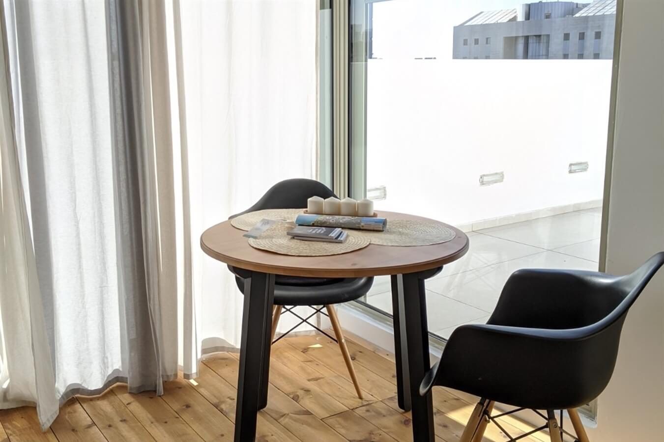 תמונה של התל אביבית הצעירה - 6 תמונה של התל אביבית הצעירה - 6