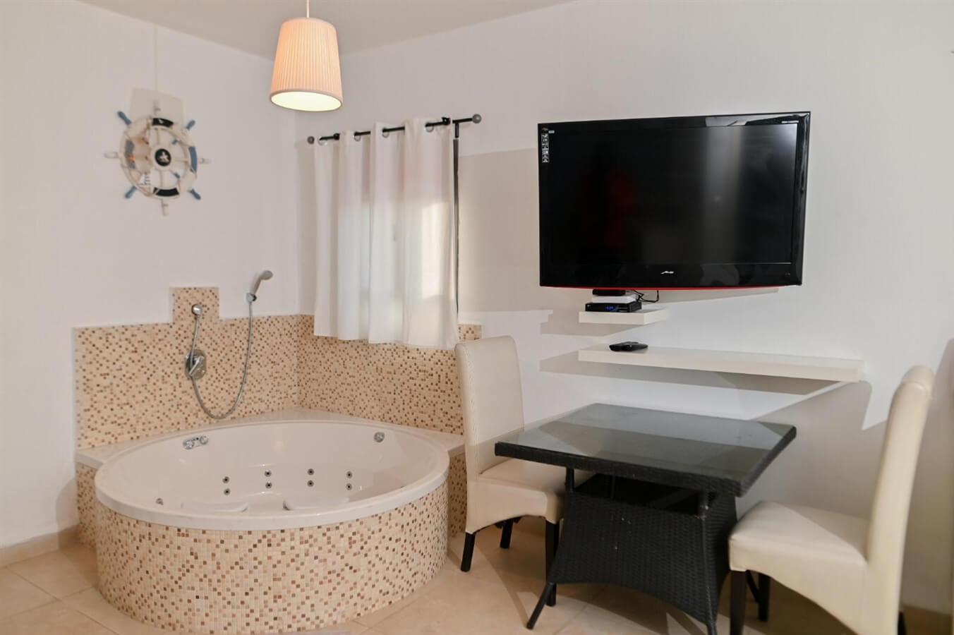 תמונה של בקתת גולן - 2