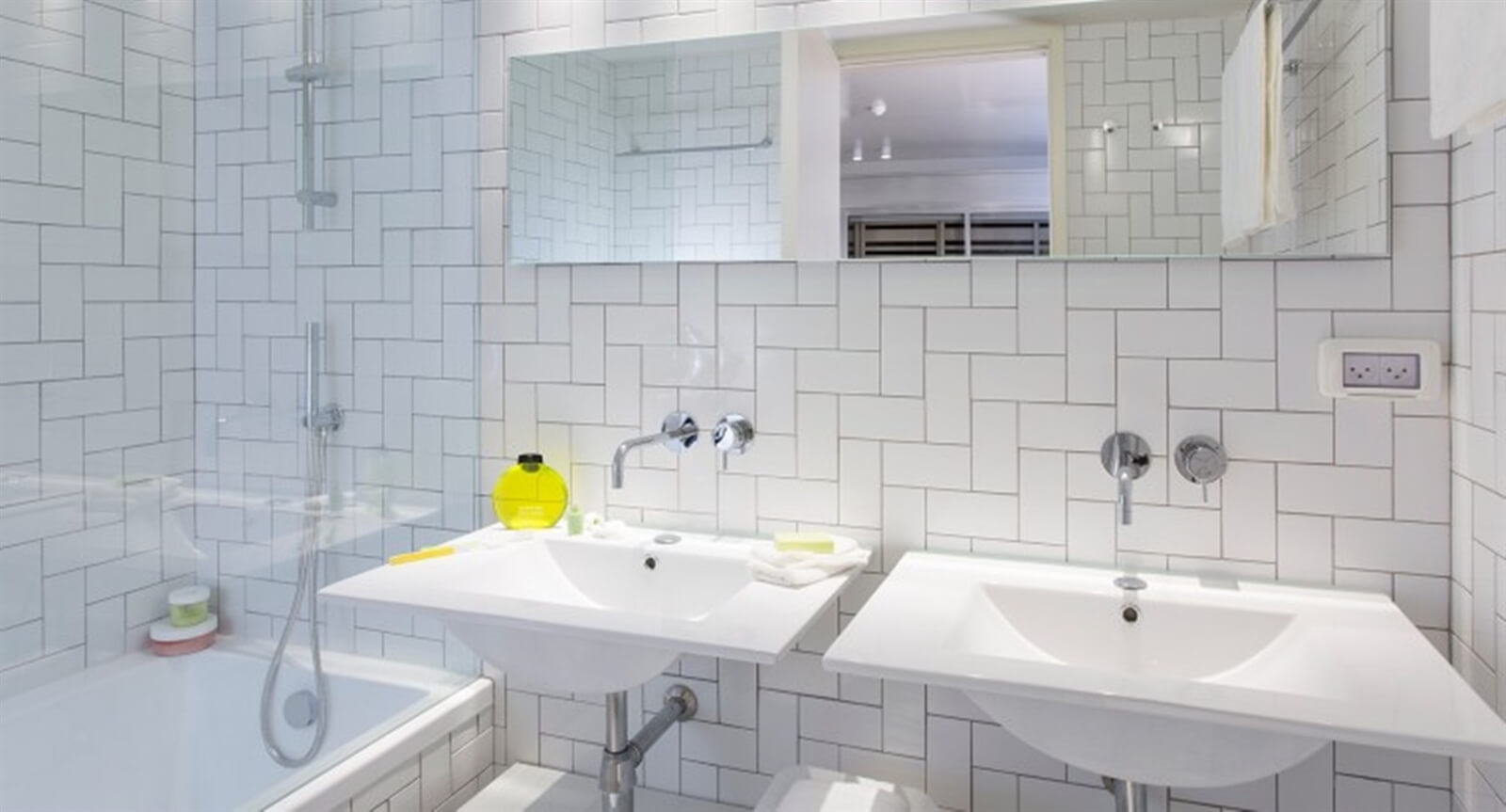 תמונה של פמלי רום - 4 תמונה של פמלי רום - 4