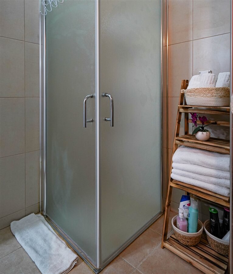 תמונה של שושן אדום - 2