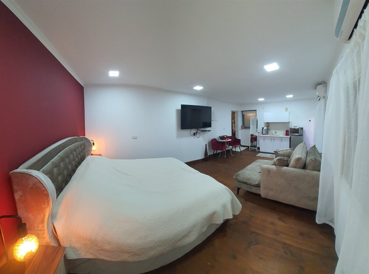 תמונה של שושן אדום - 4