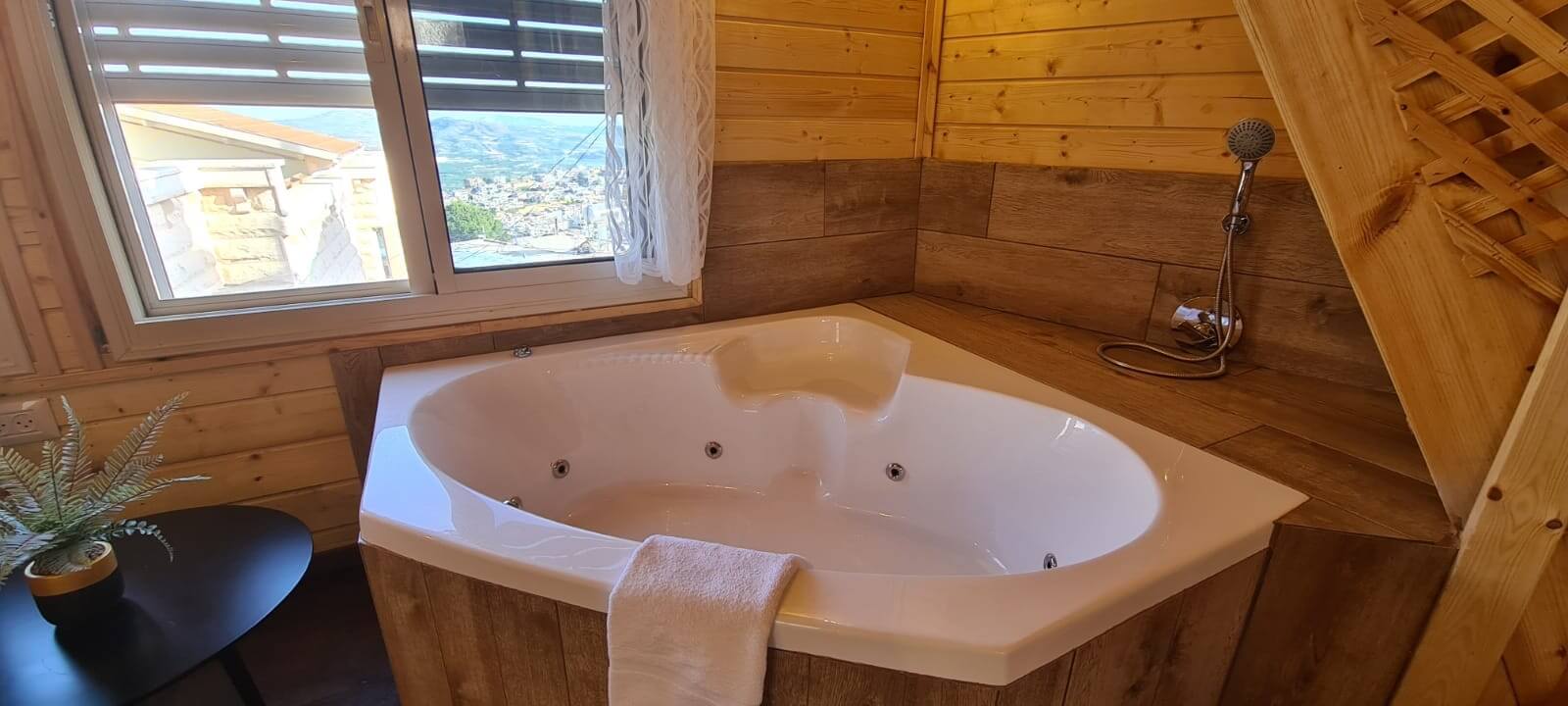 תמונה של בקתת עץ משפחתית - 4