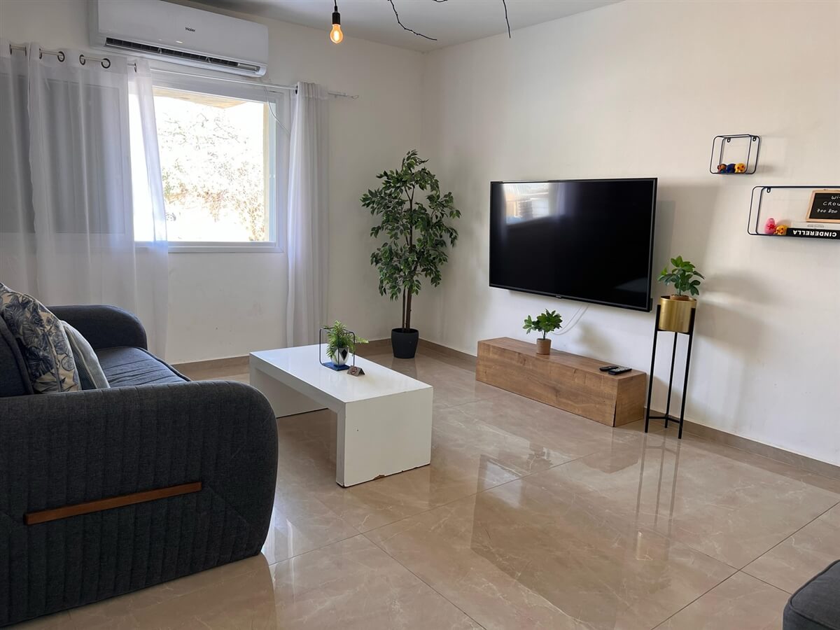 תמונה של QUEEN OF THE DEAD SEA - 3