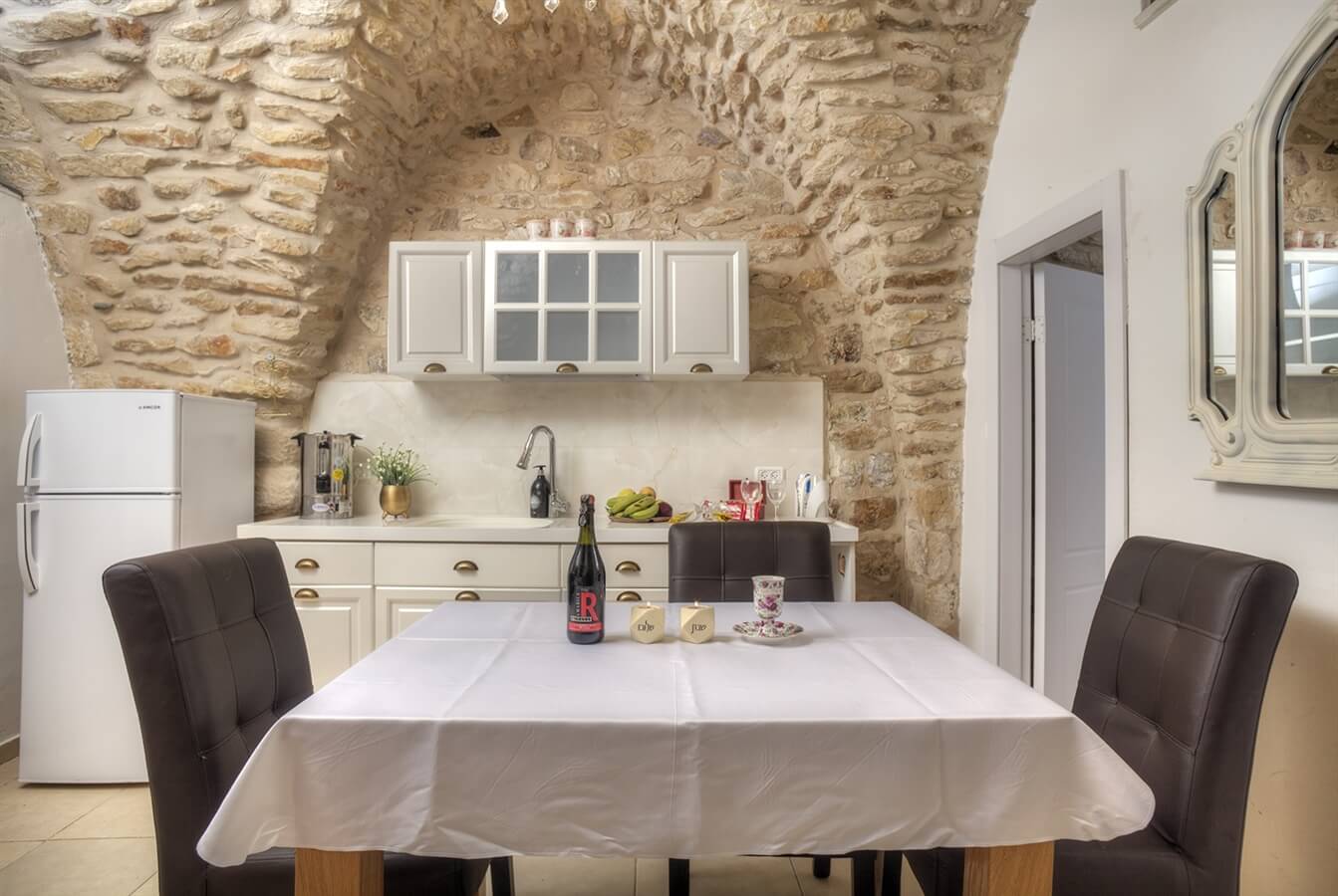 תמונה של בקצה הסמטה המשפחתי - 2