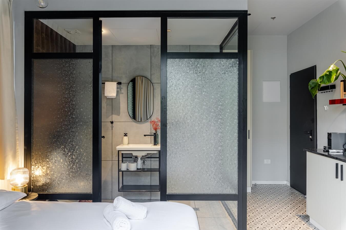תמונה של Deluxe Room with Balcony - 2
