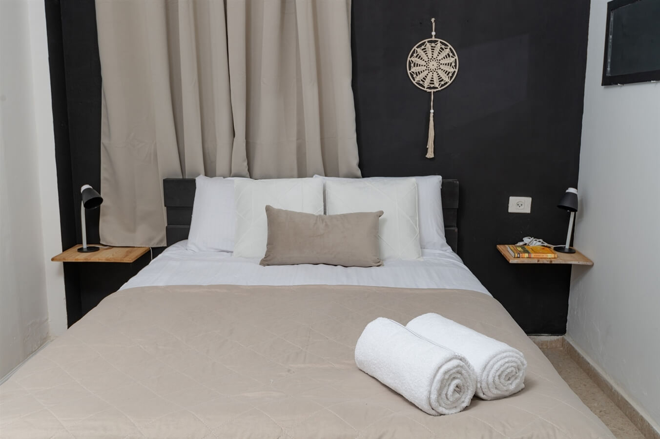 תמונה של Night - 2