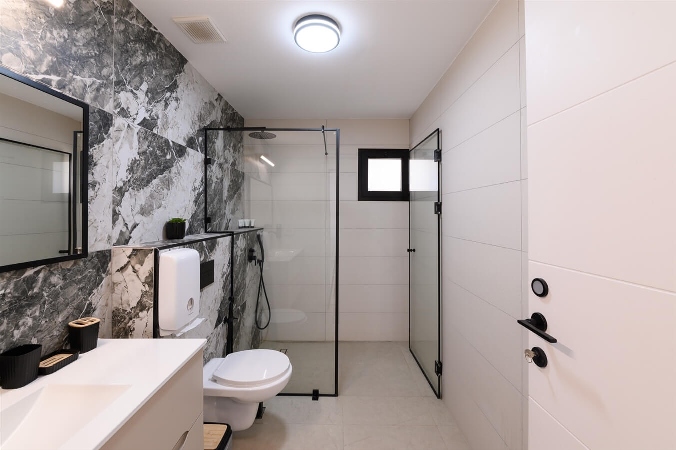 תמונה של סוויטות 1-2 - 8