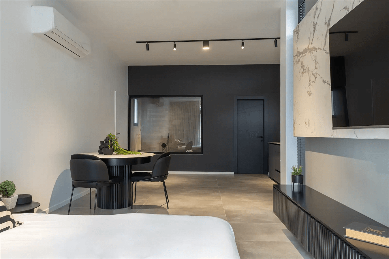 תמונה של סוויטת גן עם ג'קוזי - 3