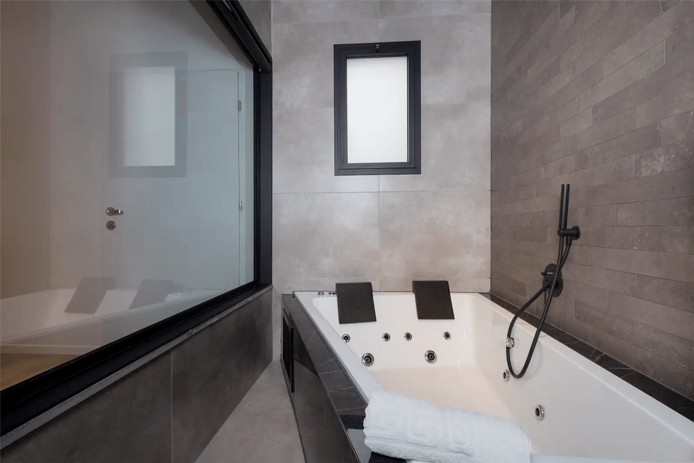 תמונה של סוויטת גן עם ג'קוזי - 5