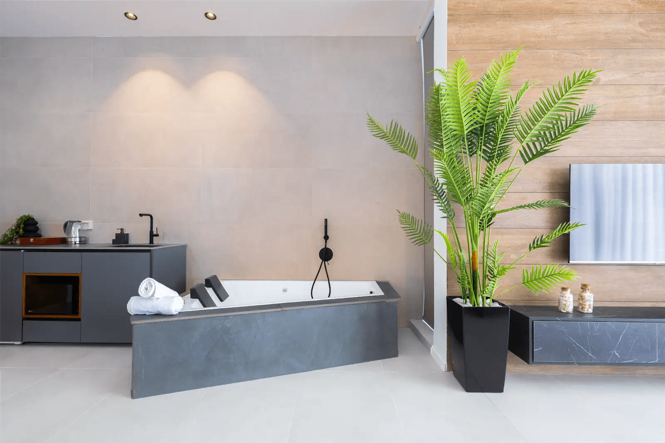 תמונה של סוויטת נוף עם ג'קוזי - 2