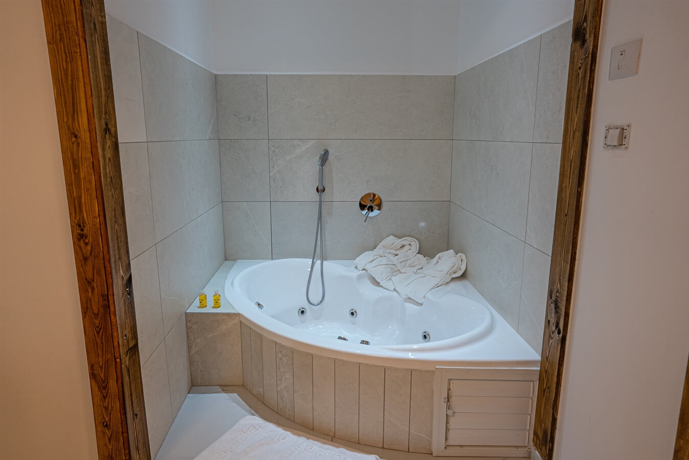 תמונה של סוויטה 2 - 4