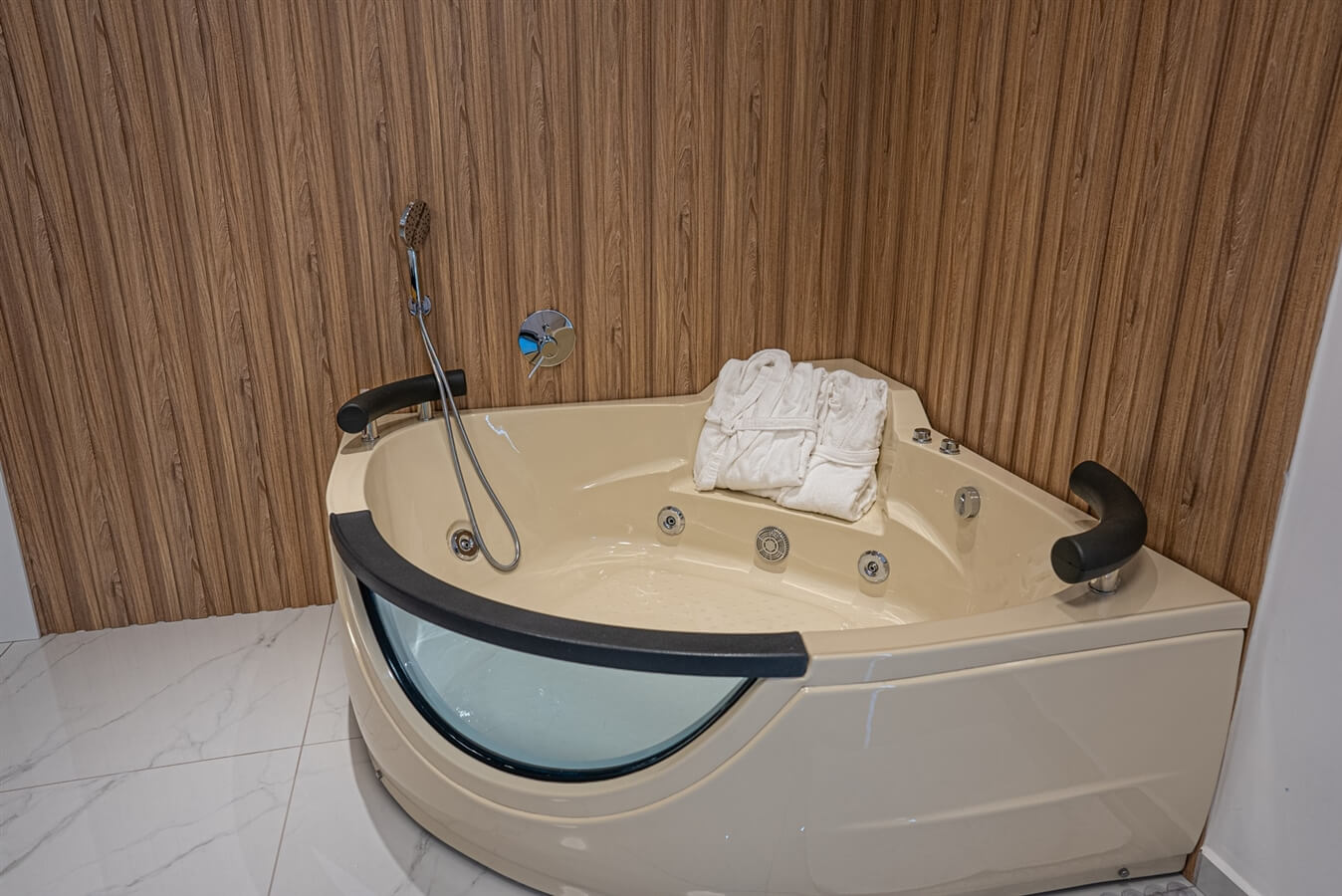 תמונה של סוויטה 1 - 4