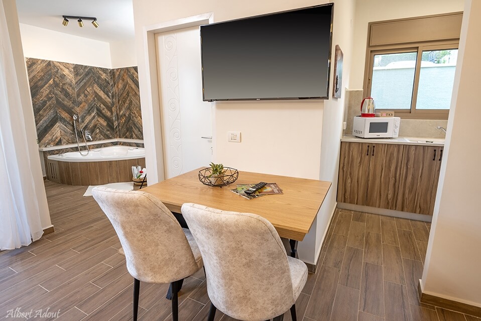 תמונה של עלה + בלוט - 5