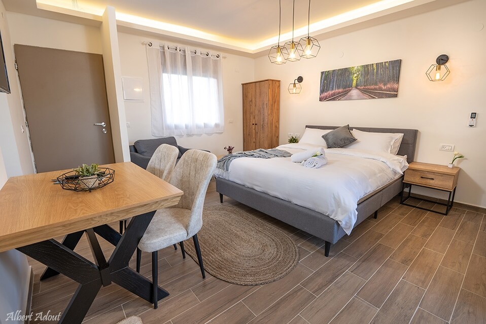 תמונה של עלה + בלוט - 3