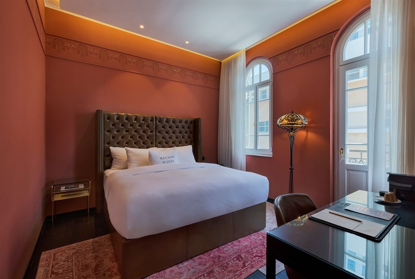 תמונה של אקזקיוטיב עם מרפסת - 3