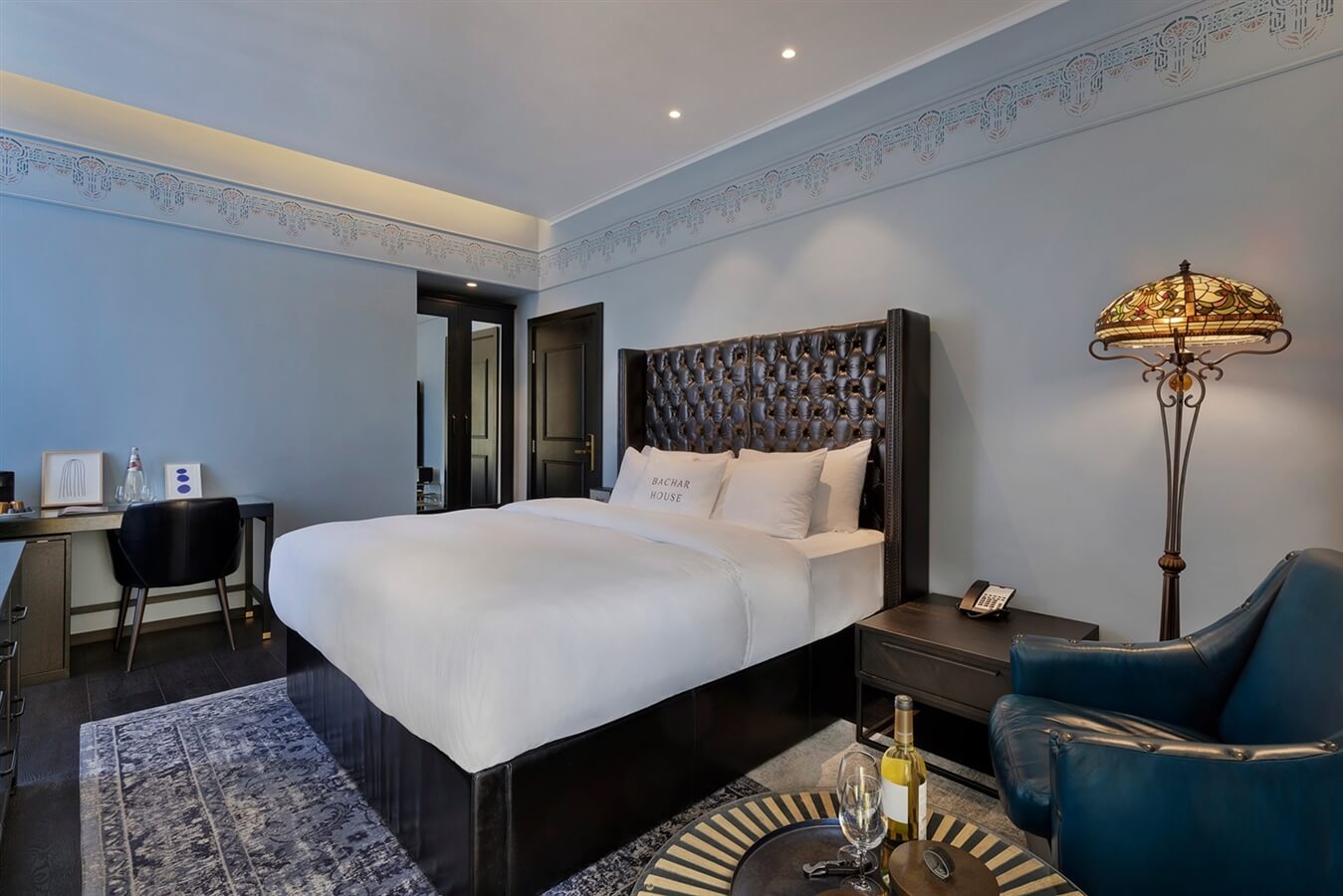 תמונה של אקזקיוטיב - 3