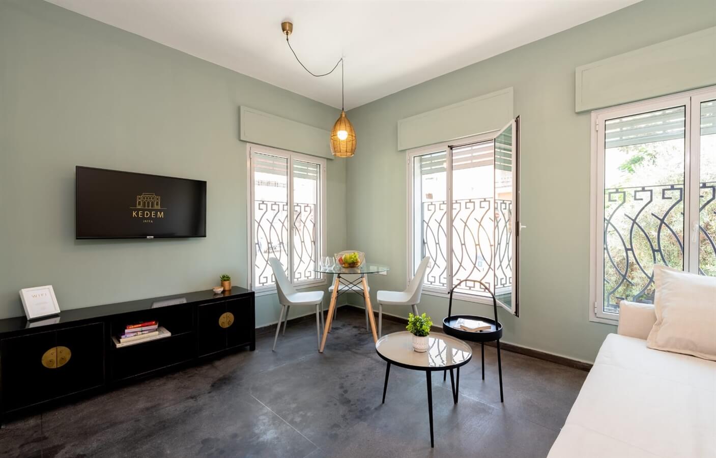 תמונה של דירה עם חדר שינה - 3