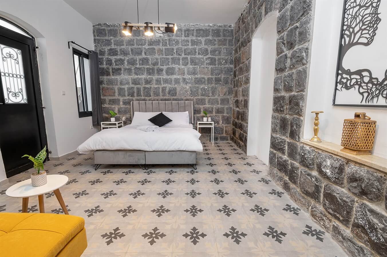 תמונה של בזלת 0 ו-1 - 2