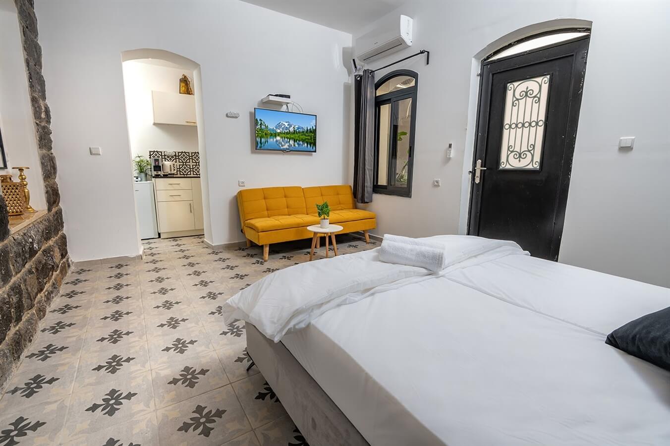 תמונה של בזלת 0 ו-1 - 6