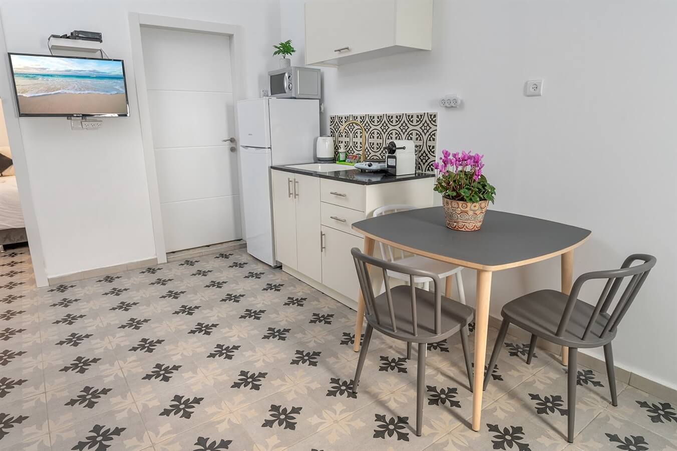 תמונה של בזלת 6 ו-7 - 5