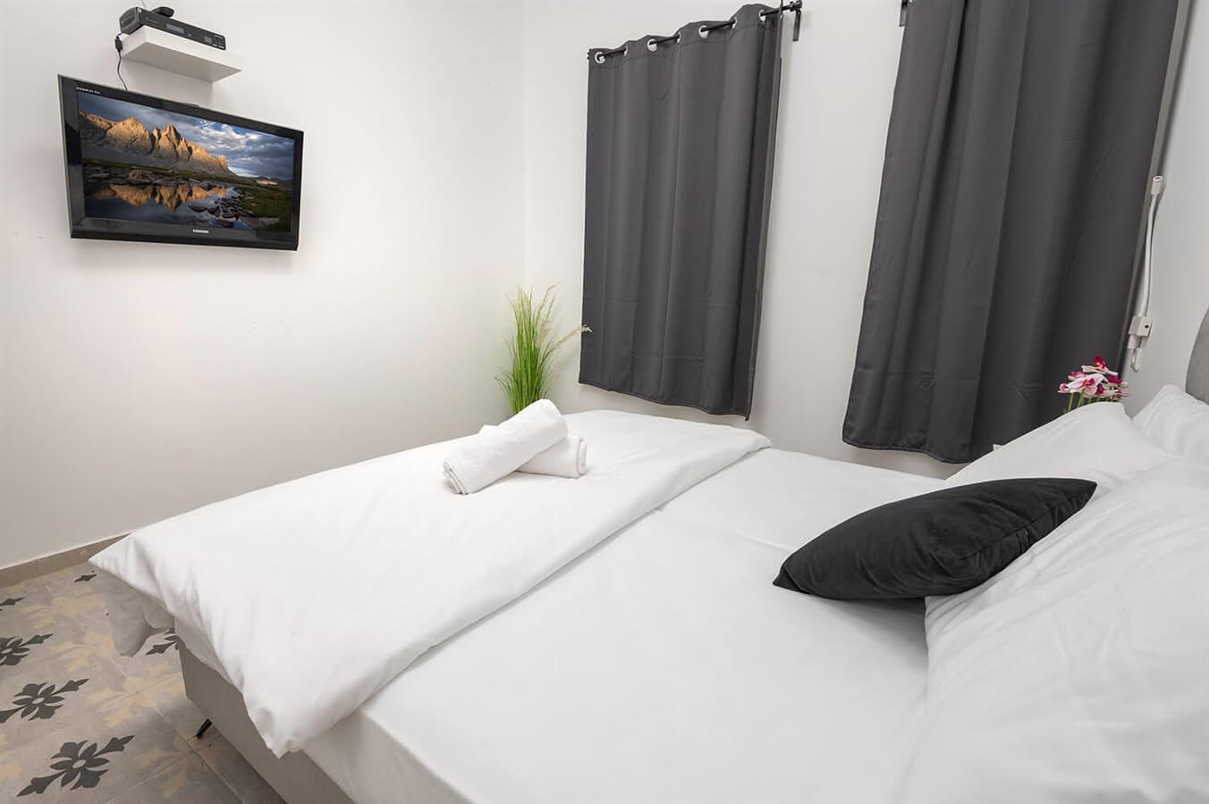 תמונה של בזלת 2 - 6